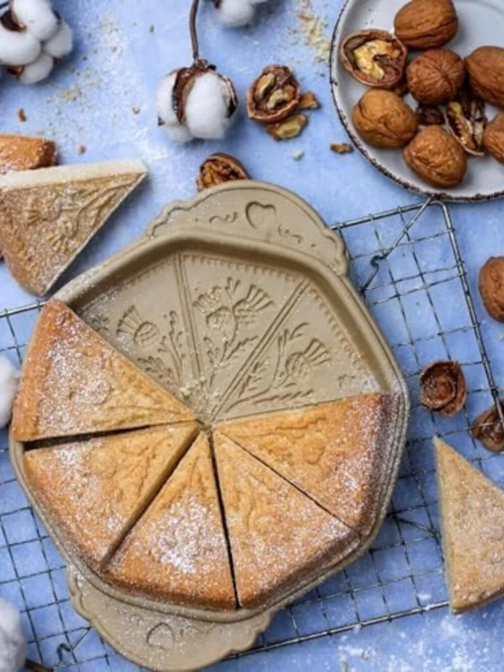 USA-Made Brown Thistle Shortbread Cookie Pan - Perfect for Baking Treats!